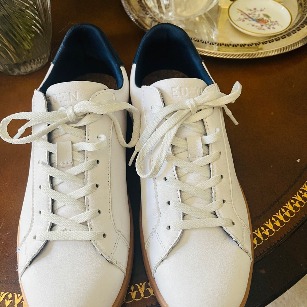 Eden St White Navy Gum Sole Low Top Lace Up Court Sneakers Women’s Size 8.5